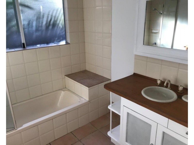 5 Century Court, Mount Coolum QLD 4573