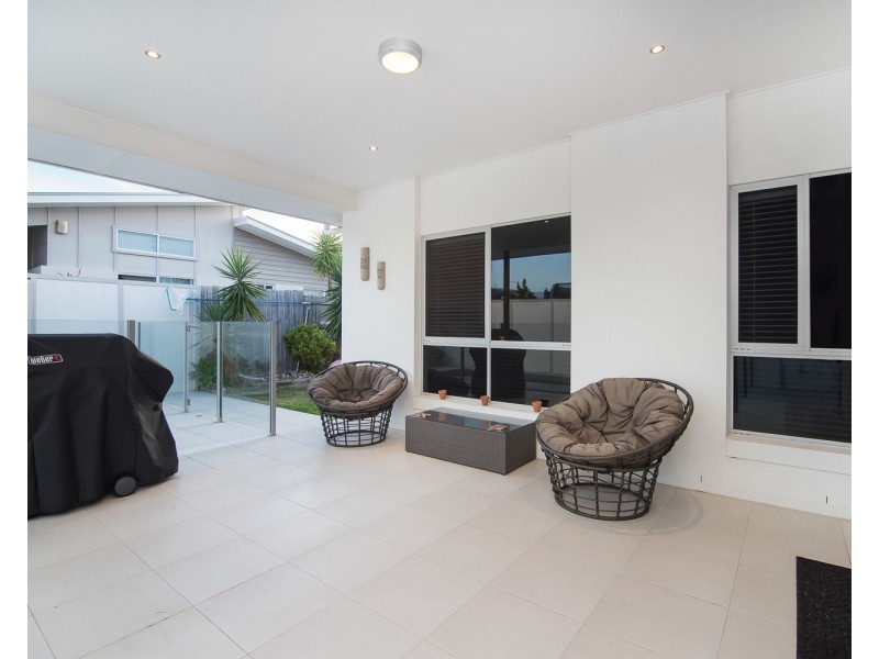 8 Wave Crescent, Mount Coolum QLD 4573