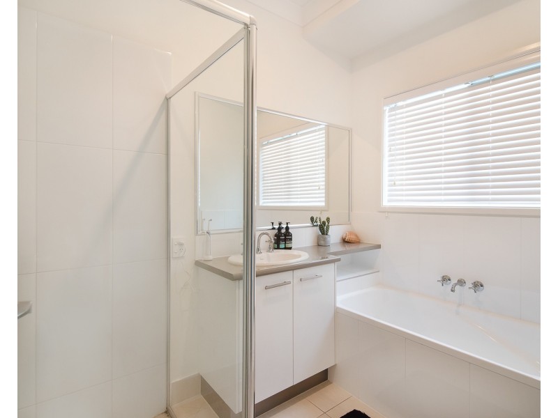 8 Wave Crescent, Mount Coolum QLD 4573