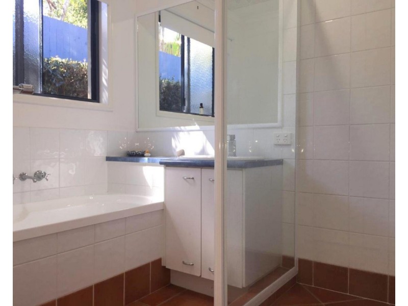 2 Amethyst Place, Yaroomba QLD 4573