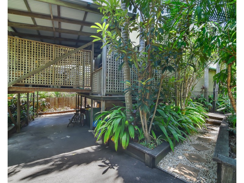 2 Lagoda Drive, Mount Coolum QLD 4573