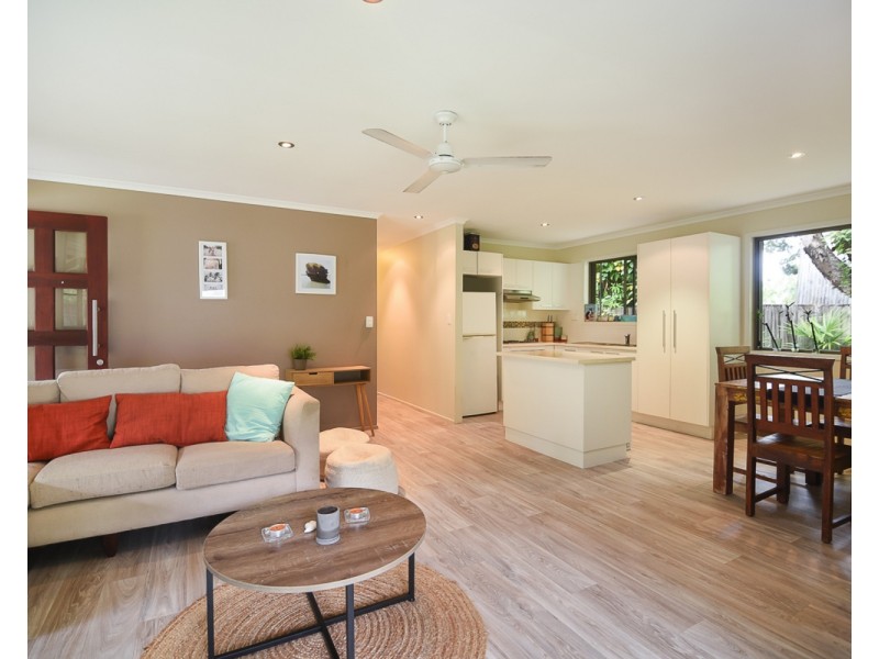 8 Lagoda Drive, Mount Coolum QLD 4573