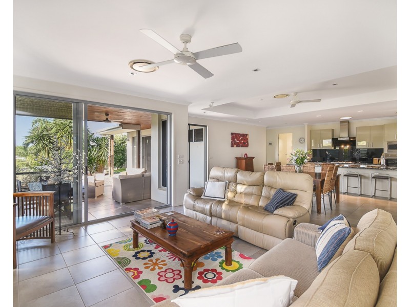 13 Maidstone Crescent, Peregian Springs QLD 4573