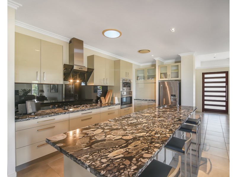 13 Maidstone Crescent, Peregian Springs QLD 4573