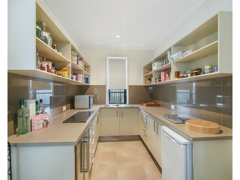 13 Maidstone Crescent, Peregian Springs QLD 4573