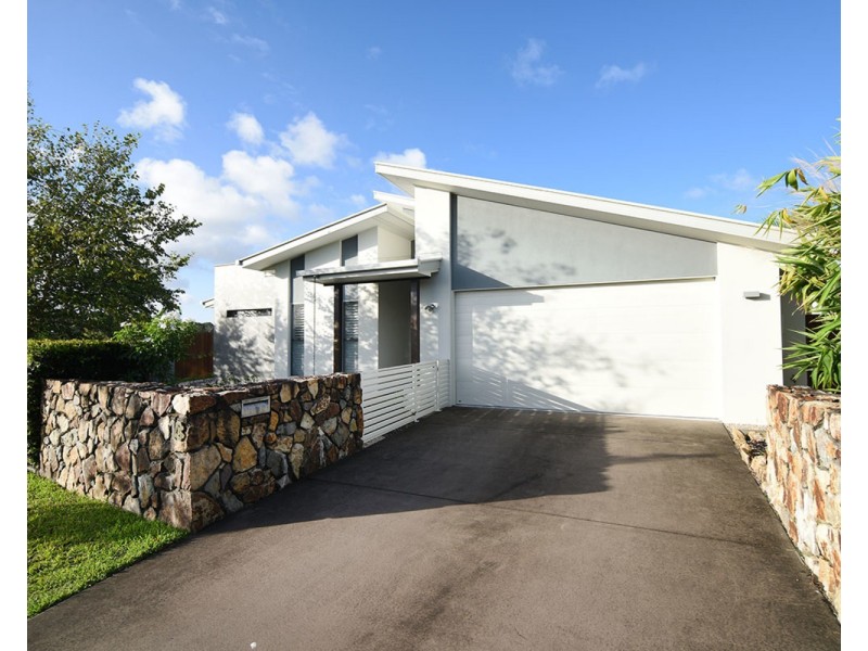 13 Maidstone Crescent, Peregian Springs QLD 4573