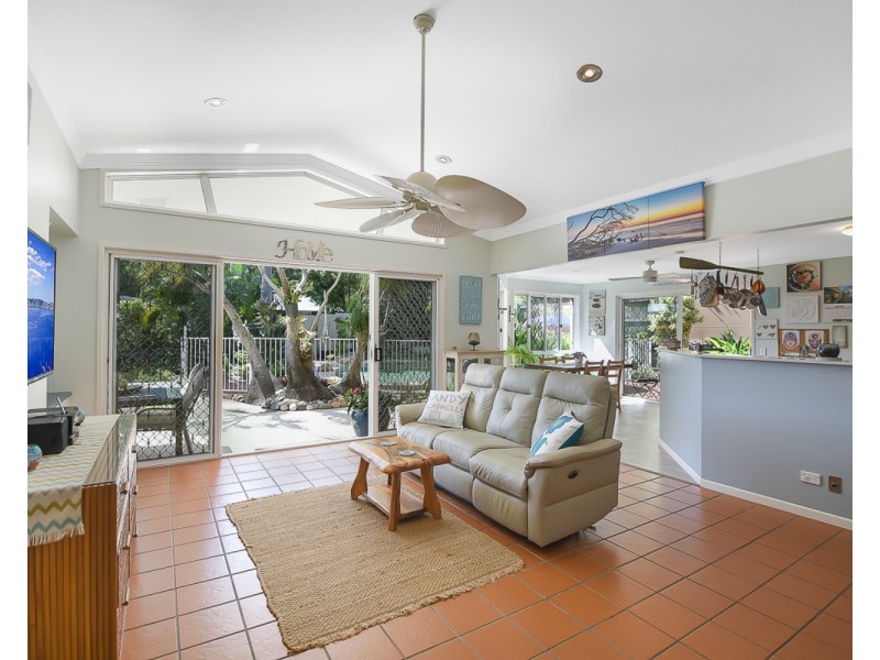 5 Tuckeroo Court, Coolum Beach QLD 4573