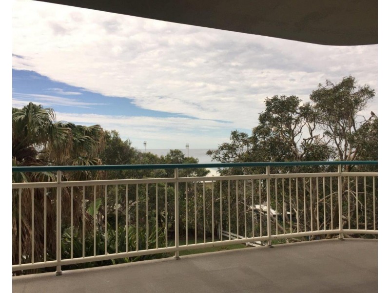 2/123 Coolum Terrace, Coolum Beach QLD 4573