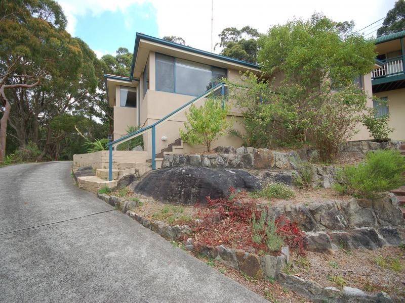 17 Meehan Place, Kirrawee NSW 2232