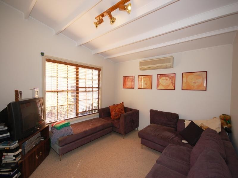 2/185 Oak Road, Kirrawee NSW 2232