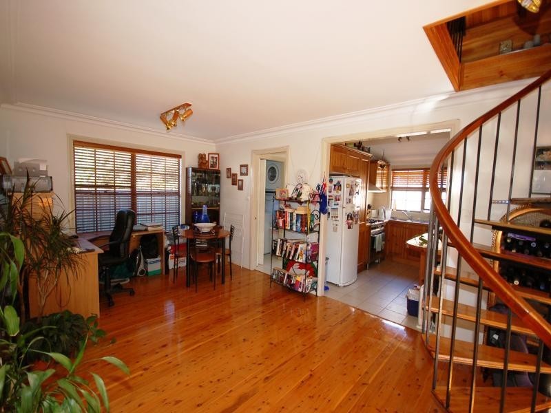 2/185 Oak Road, Kirrawee NSW 2232