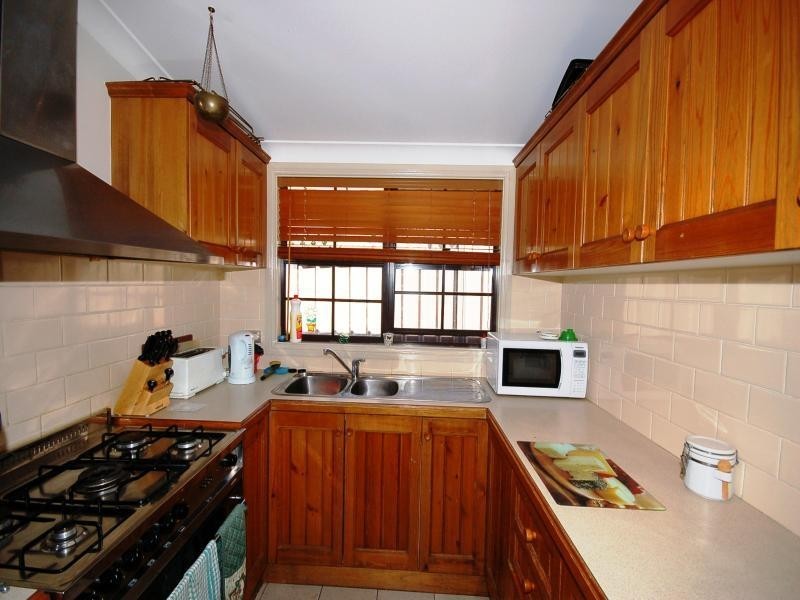 2/185 Oak Road, Kirrawee NSW 2232