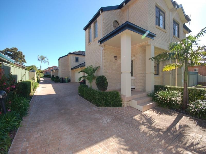 3/11 Wallumatta Road, Caringbah NSW 2229