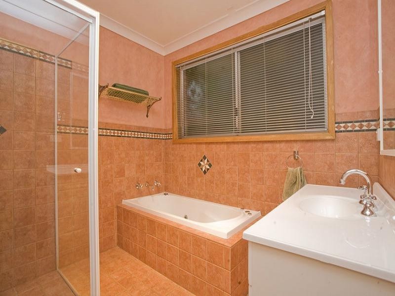 2 Albatross Circuit, Woronora Heights NSW 2233