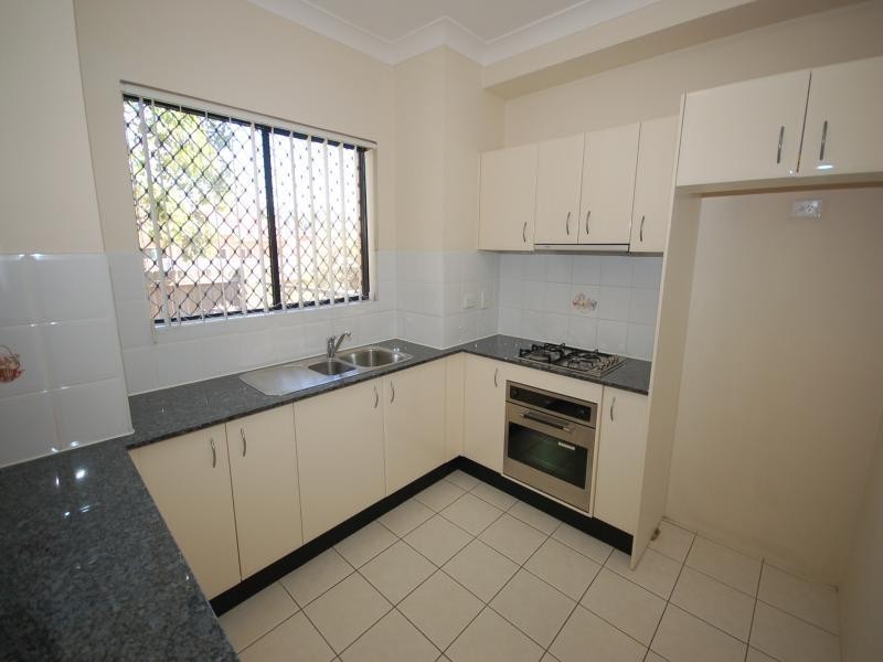 7/8 Warumbui Ave, Miranda NSW 2228