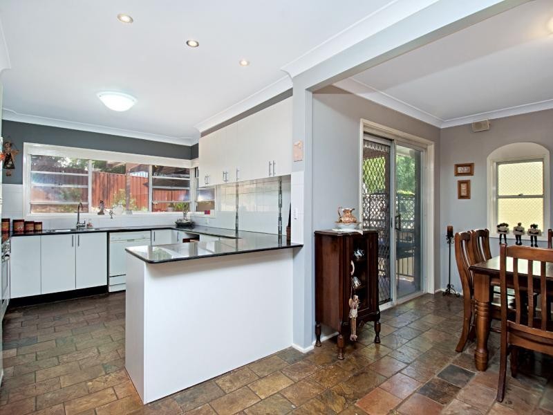 11 Timaru Place, Kirrawee NSW 2232