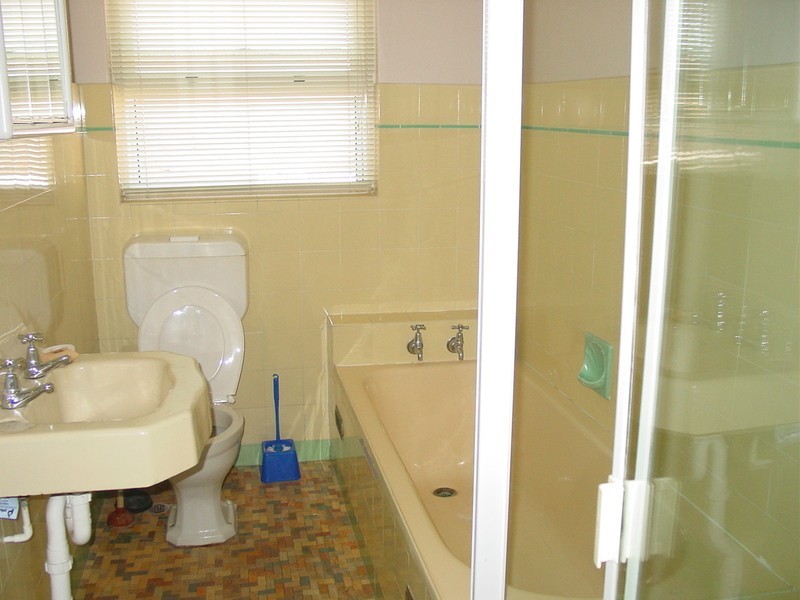 142 Oak Road, Kirrawee NSW 2232