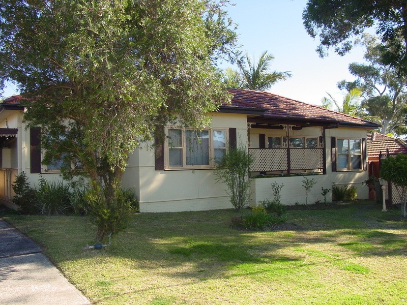 28 Bimbadeen Avenue, Miranda NSW 2228