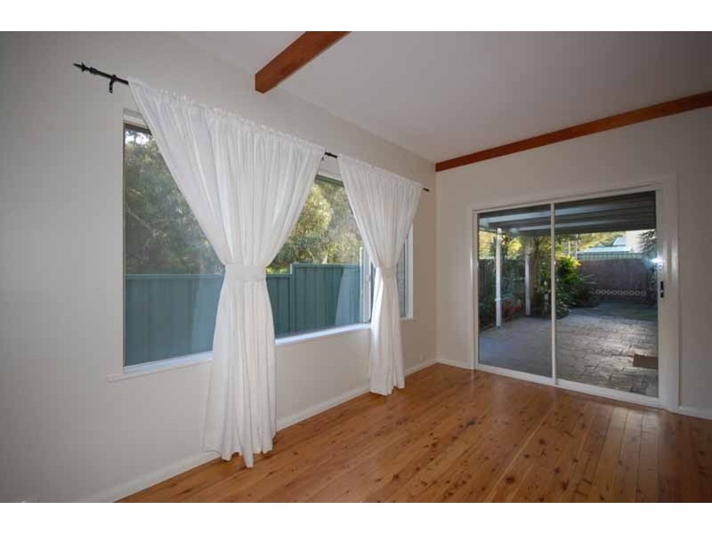 8 Mundakal Avenue, Kirrawee NSW 2232