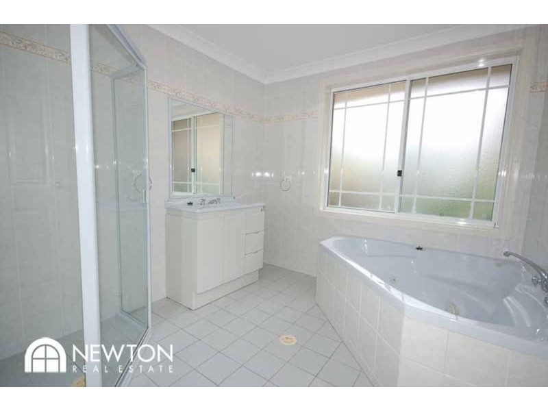 1/2 Gillwinga  Avenue, Caringbah NSW 2229