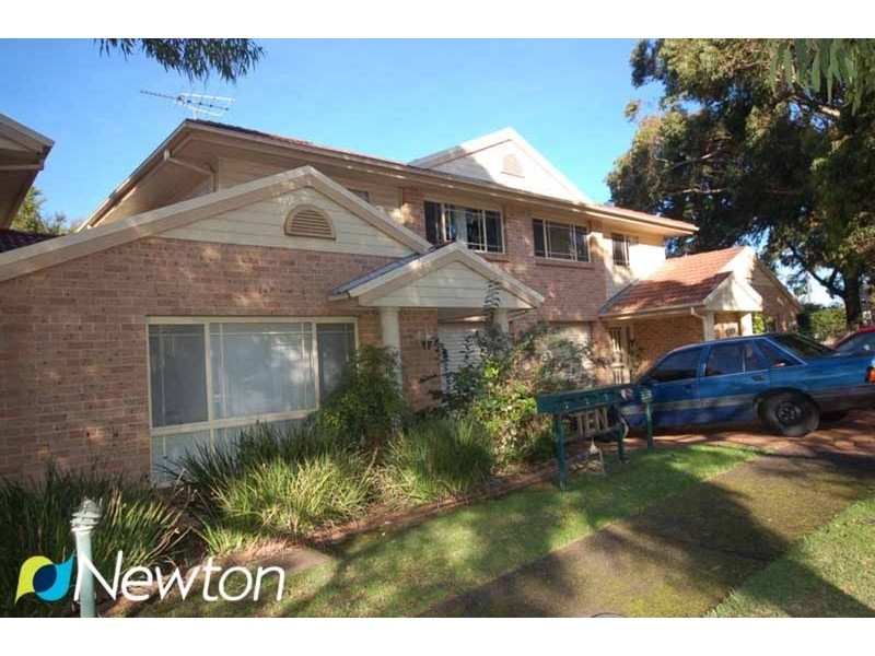 2/10 Foch Avenue, Gymea NSW 2227