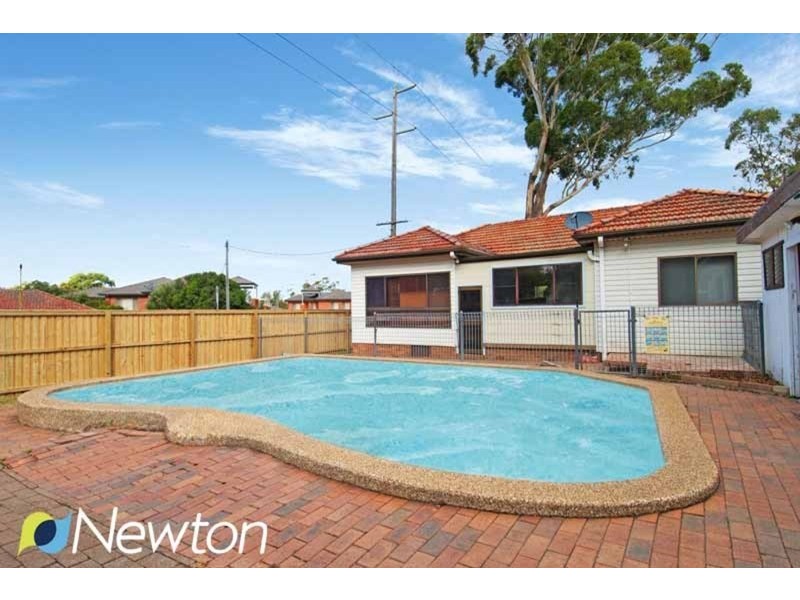 1 Durbar Avenue, Kirrawee NSW 2232