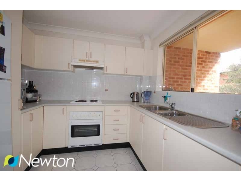 15/76-78 Auburn  Street, Sutherland NSW 2232