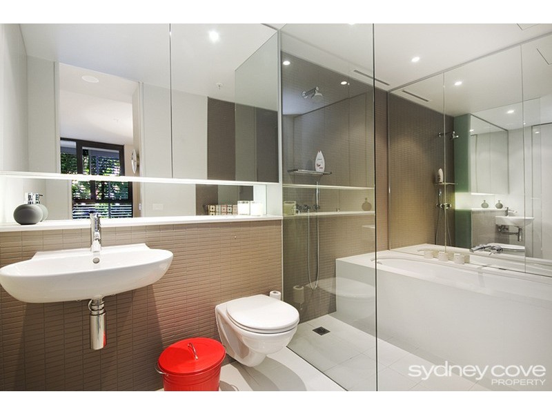 1 Stirling Circuit, Camperdown NSW 2050