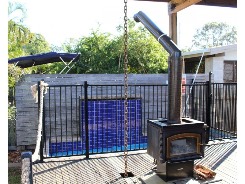 24 Soverign Road, Amity Point QLD 4183