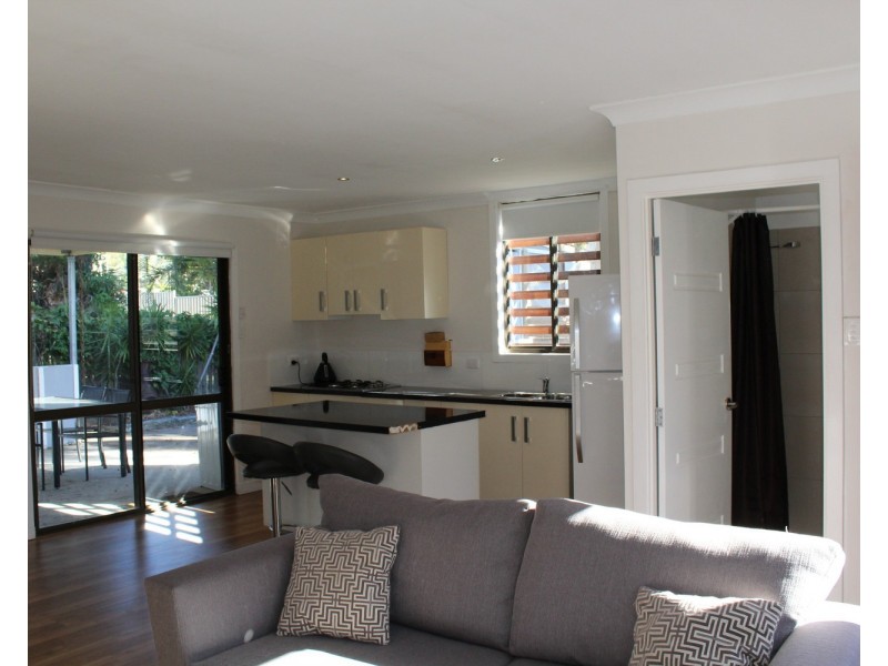 24 Soverign Road, Amity Point QLD 4183