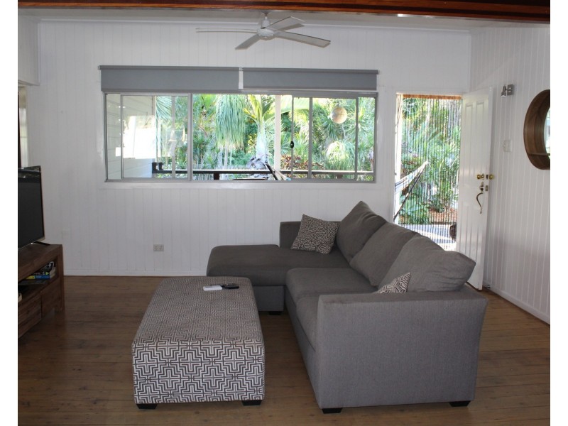 24 Soverign Road, Amity Point QLD 4183
