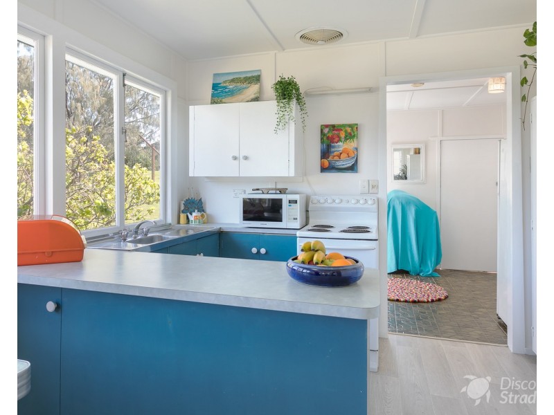 13 Mooloomba Road, Point Lookout QLD 4183