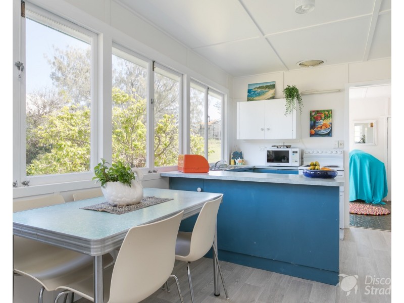 13 Mooloomba Road, Point Lookout QLD 4183