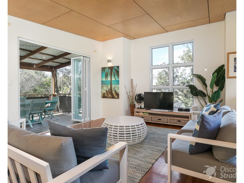 1/12 Samarinda Drive, Point Lookout QLD 4183