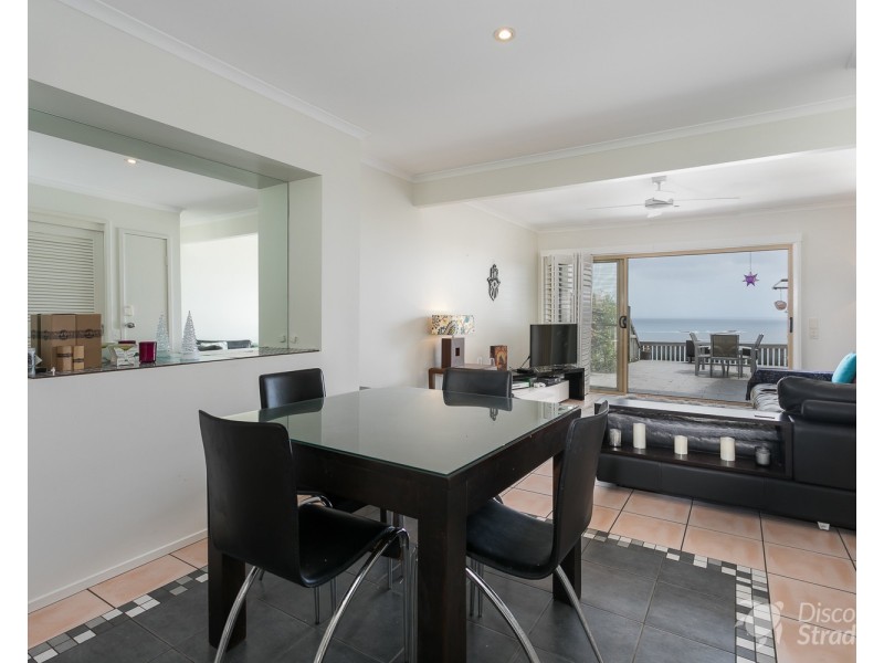 30/21-25 Cumming Parade, Point Lookout QLD 4183