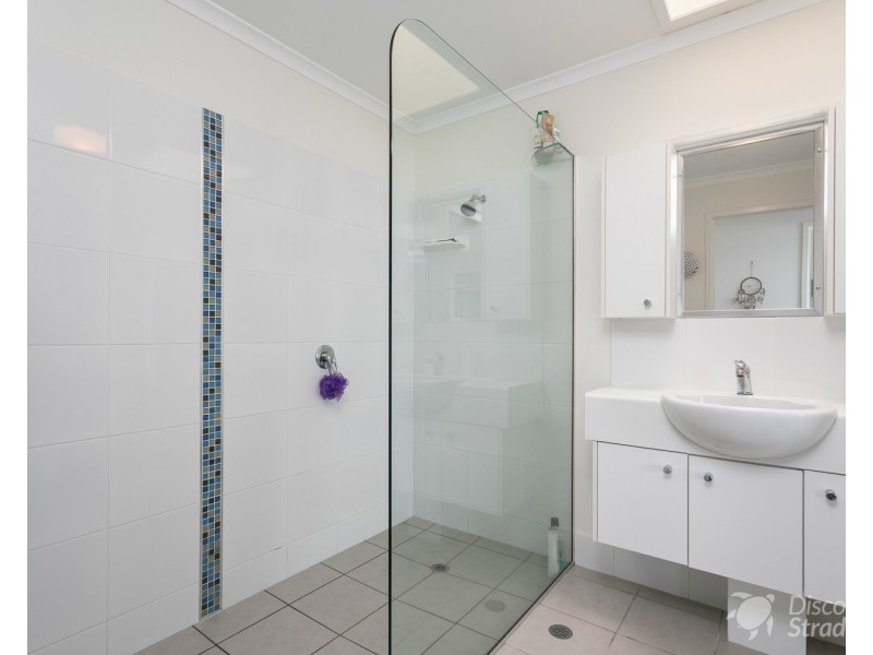 30/21-25 Cumming Parade, Point Lookout QLD 4183