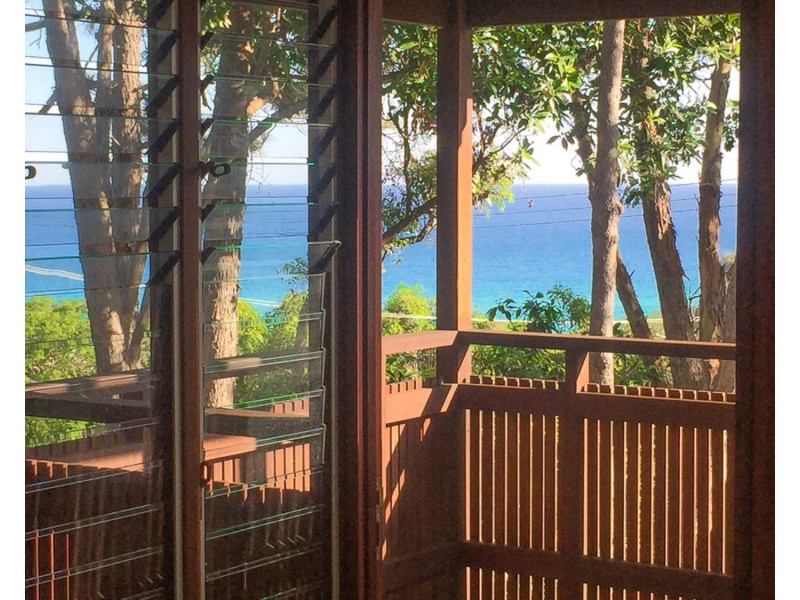 MOONSHINE, 6 Booran Street, Point Lookout QLD 4183