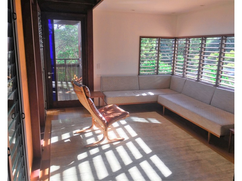 MOONSHINE, 6 Booran Street, Point Lookout QLD 4183