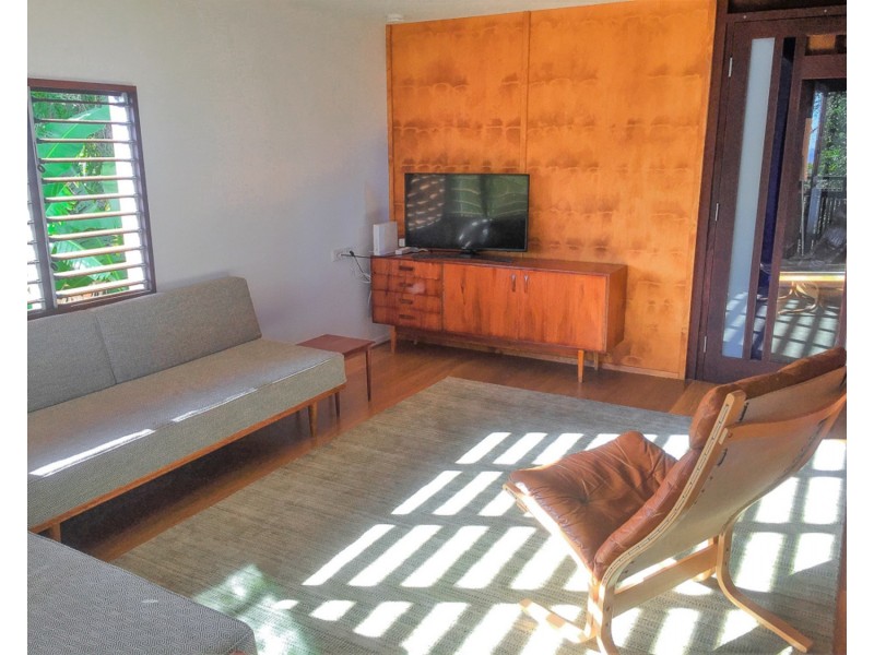 MOONSHINE, 6 Booran Street, Point Lookout QLD 4183