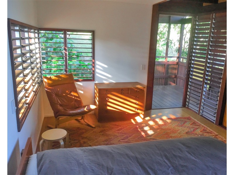 MOONSHINE, 6 Booran Street, Point Lookout QLD 4183