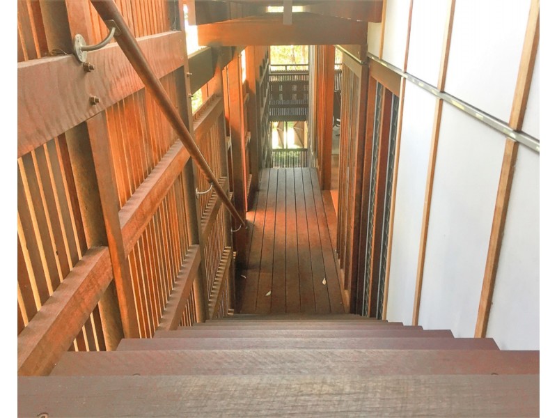 MOONSHINE, 6 Booran Street, Point Lookout QLD 4183