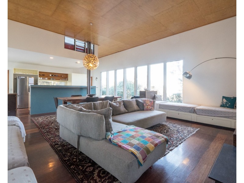 6 Samarinda Drive, Point Lookout QLD 4183