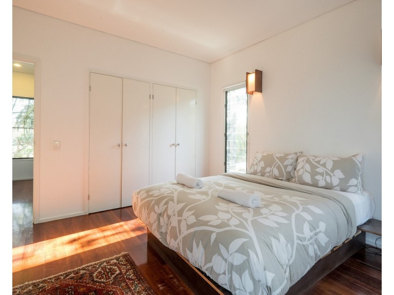 6 Samarinda Drive, Point Lookout QLD 4183