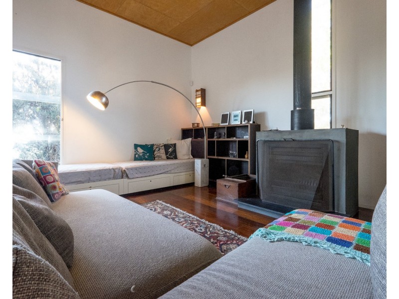 6 Samarinda Drive, Point Lookout QLD 4183