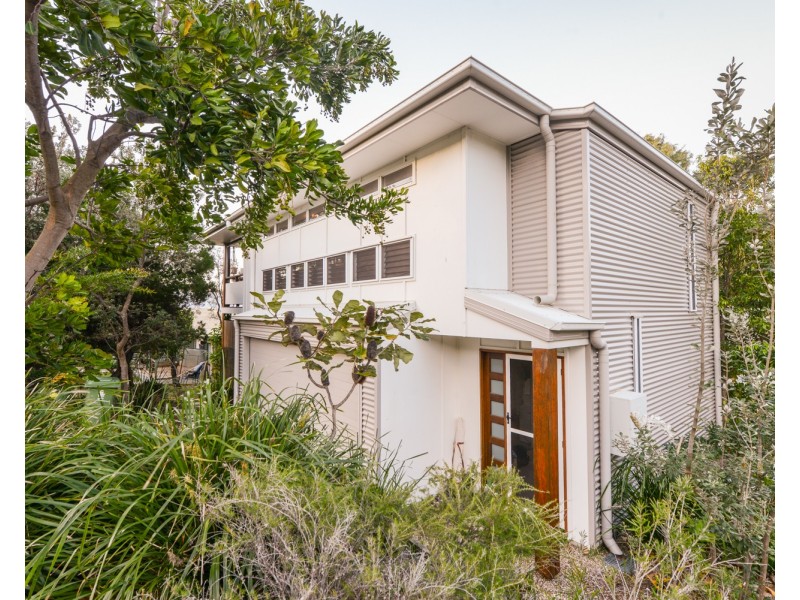 1/18 George Nothling Drive, Point Lookout QLD 4183