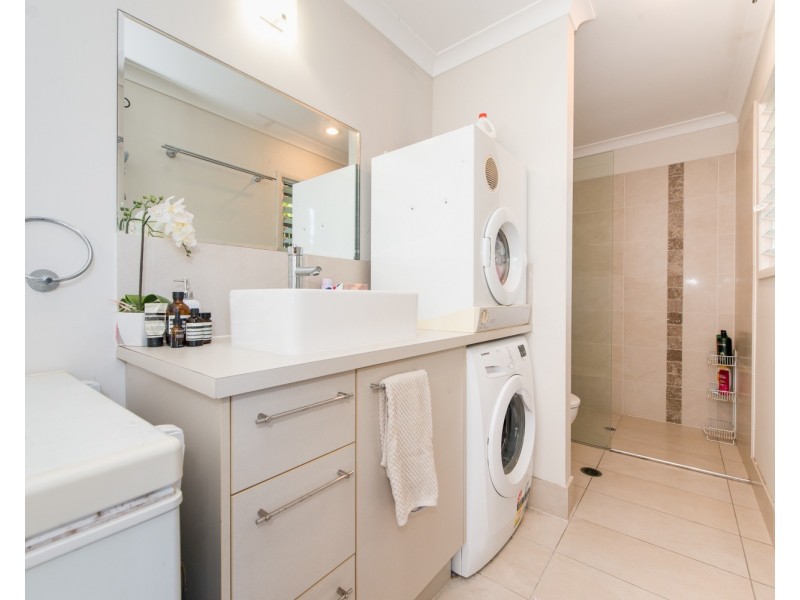 1/18 George Nothling Drive, Point Lookout QLD 4183