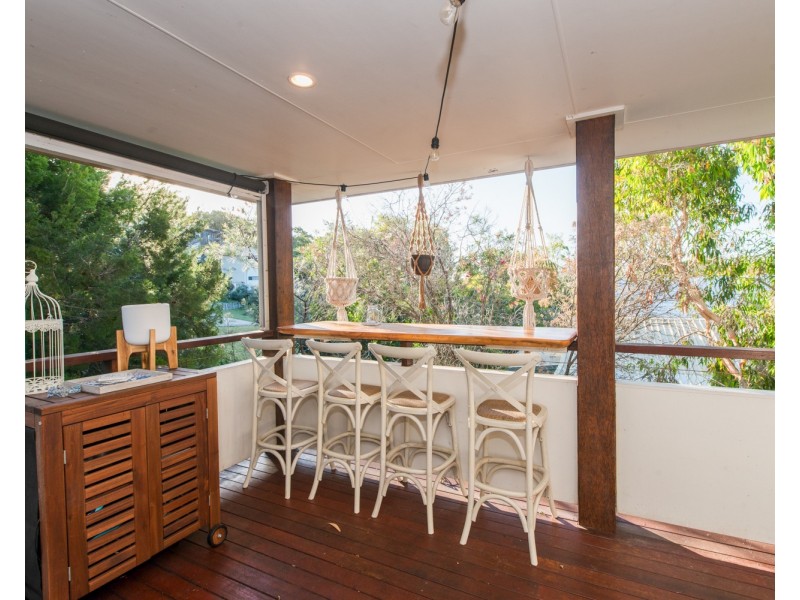 1/18 George Nothling Drive, Point Lookout QLD 4183