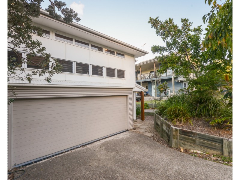 1/18 George Nothling Drive, Point Lookout QLD 4183