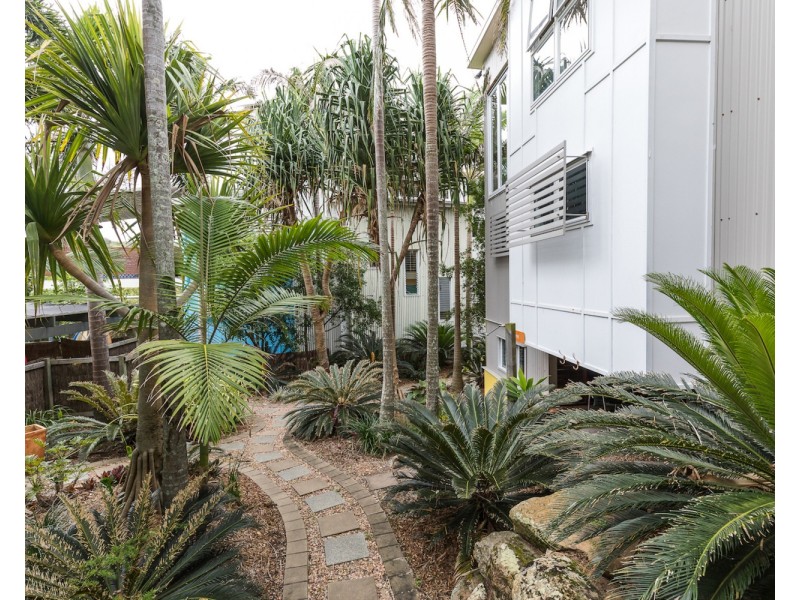 2/12 Samarinda Drive, Point Lookout QLD 4183