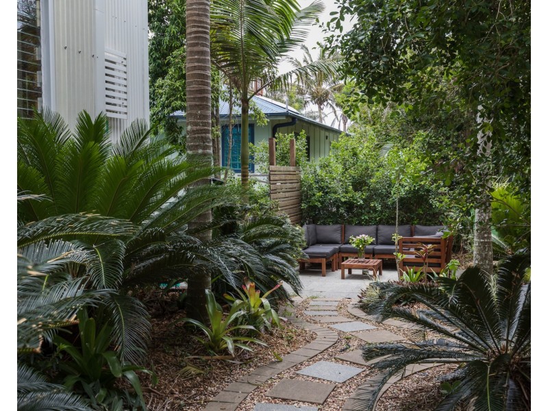 2/12 Samarinda Drive, Point Lookout QLD 4183